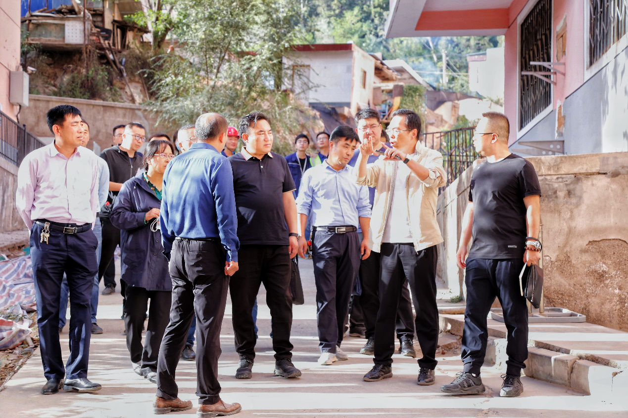 土木工程院黨委開展“學黨史、迎國慶、保安全、促生產(chǎn)”慰問活動